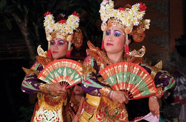 Gambar Tari Legong