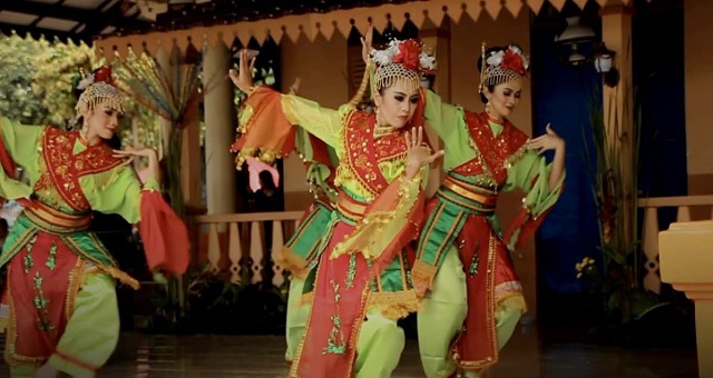 Gambar tarian yapong