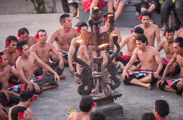 Tari Kecak Berasal Dari Daerah