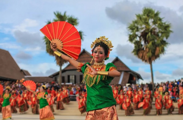 Tari Pakarena berasal dari daerah