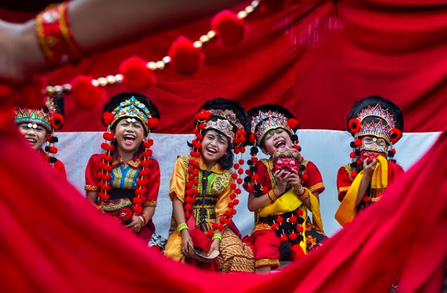 Tari topeng berasal dari daerah